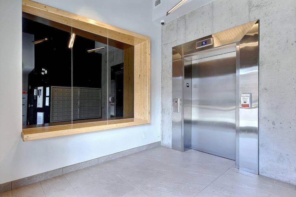 Penthouse With Free Indoor Parking Downtown Apartment Квебек Екстериор снимка